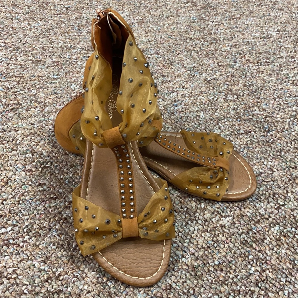 Blueberry Goldish brown sandals with rhinestone 7